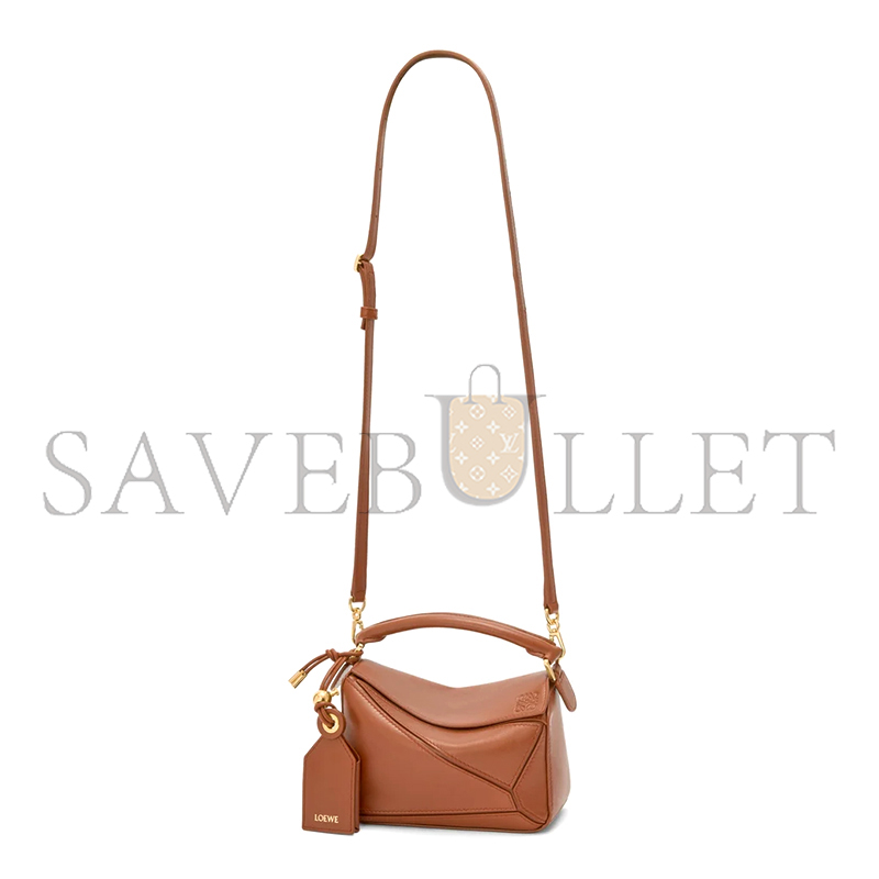 LOEWE MINI FEATHERLIGHT PUZZLE BAG IN NAPPA LAMBSKIN A510PLIX04 (17.5*12.5*7.5cm) LOEWE MINI FEATHERLIGHT PUZZLE BAG IN NAPPA LAMBSKIN A510PLIX04 (17.5*12.5*7.5cm)